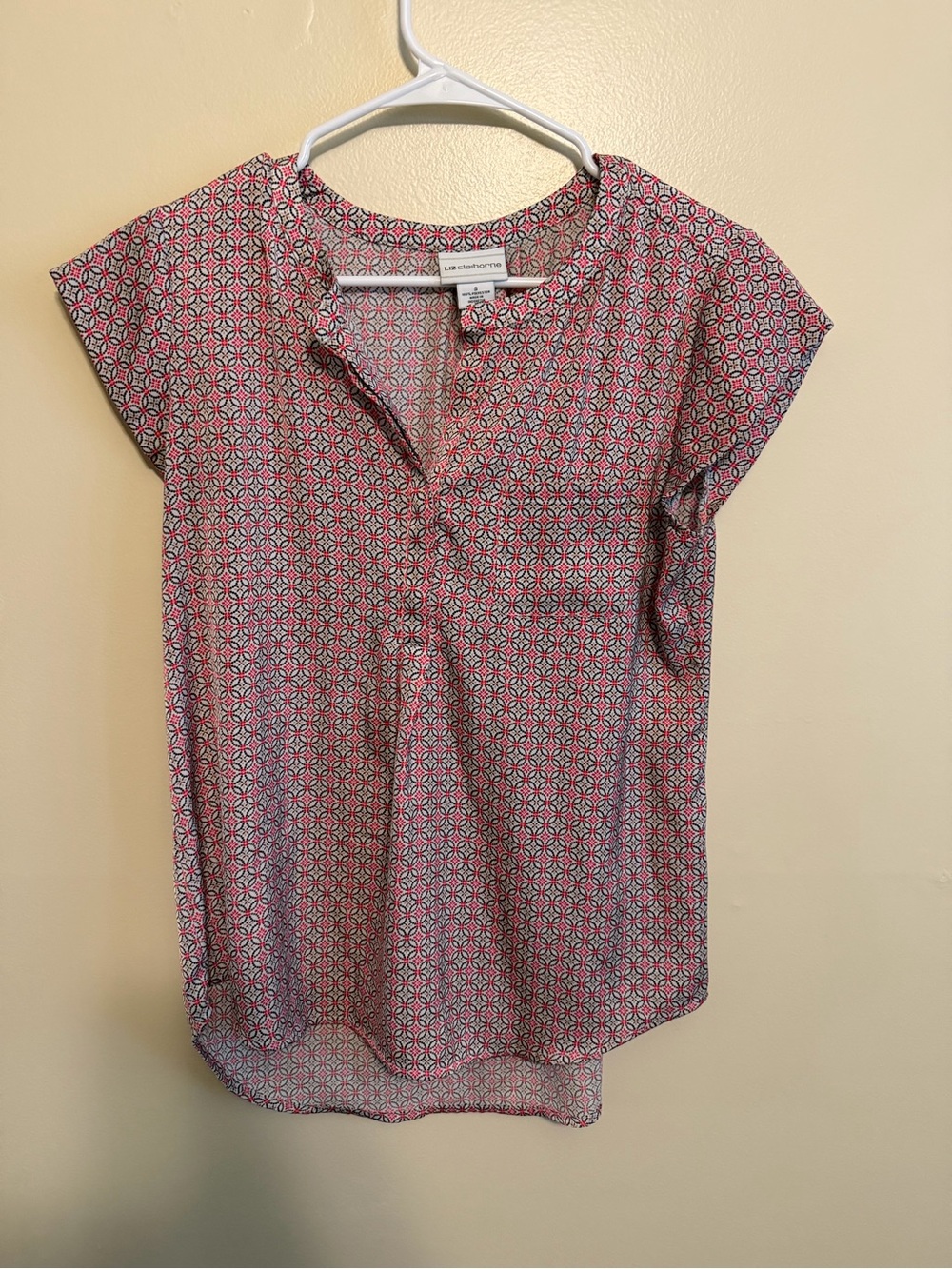 Liz Claiborne Pink Geometric Split-Neck Cap-Sleeve Blouse